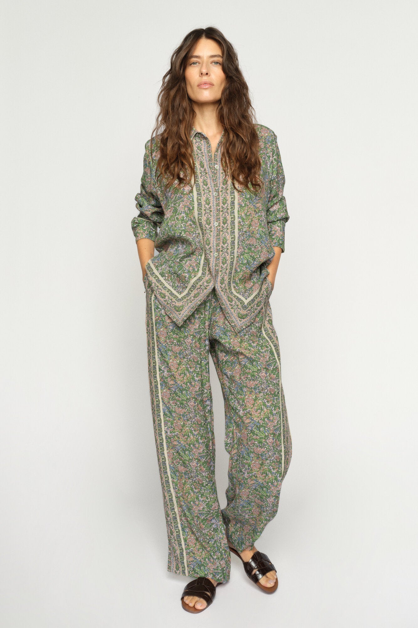 Kana Flowish Orchid skjorte – Turf Green